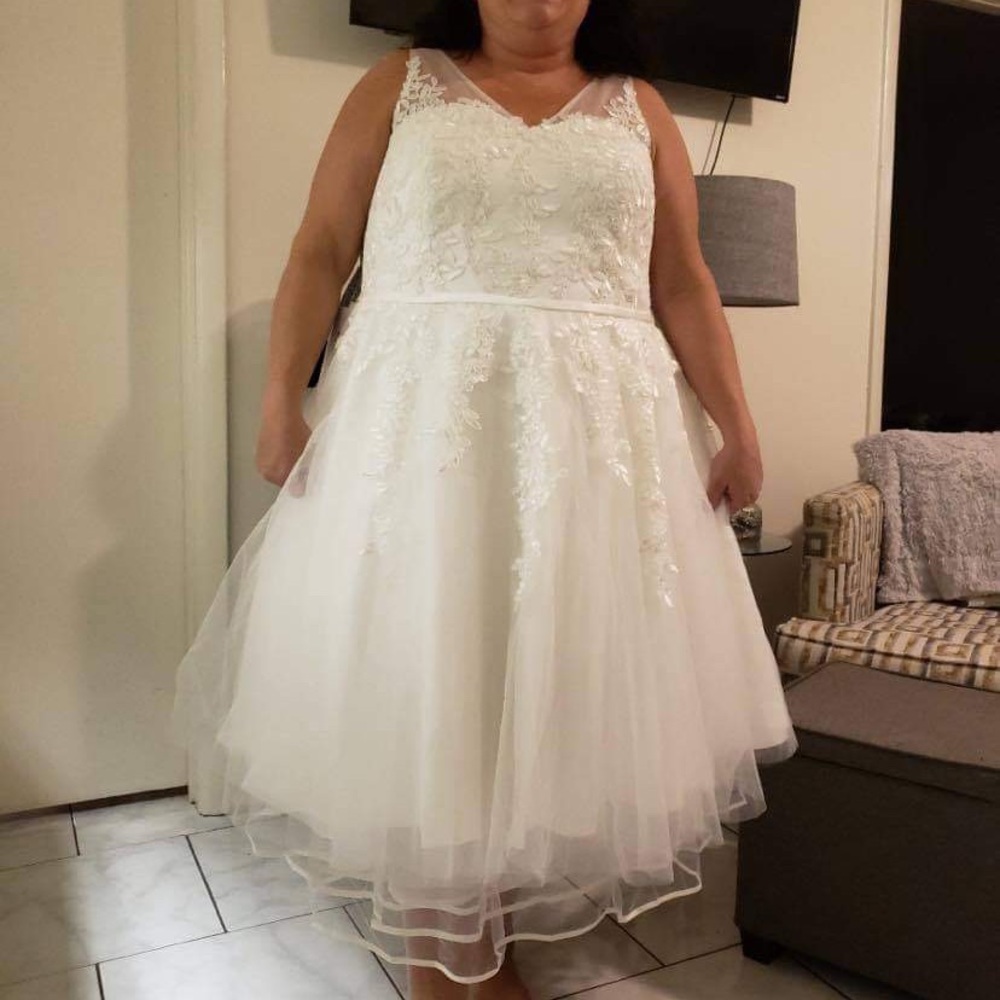 Brand new wedding dress